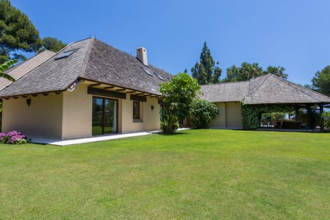 Villa pārdošanā Marbella, Malaga, Spānijā 6 istabas, 1.03 m2 Nr. 122202 - attēls 3