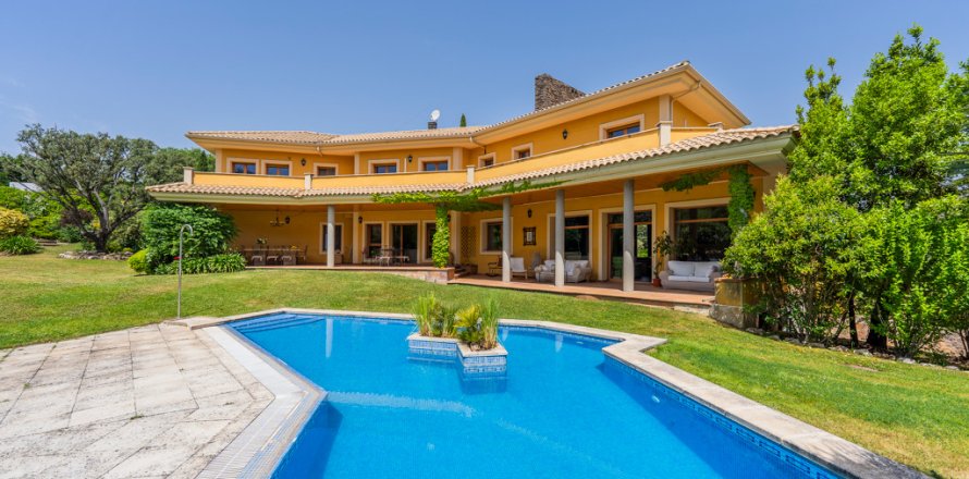 Villa in Ciudalcampo, Madrid, Spain 5 bedrooms, 671 sq.m. No. 122205