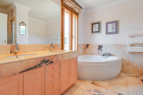 Huvila myytävänä Ciudalcampo, Madrid, Espanja, 5 makuuhuonetta, 671 m2 No. 122205 - kuva 30