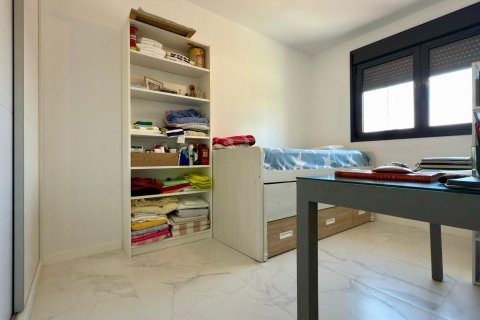 Dzīvoklis īrēšanai Alicante, Spānijā 1 istaba, 118 m2 Nr. 130599 - attēls 14