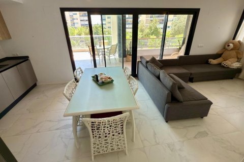 Dzīvoklis īrēšanai Alicante, Spānijā 1 istaba, 118 m2 Nr. 130599 - attēls 1