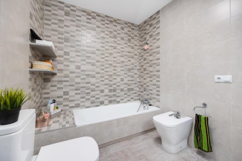 Apartment for sale Torrevieja, Alicante, Spain 4 bedrooms, 130 sq.m. No. 128615 - photo 6