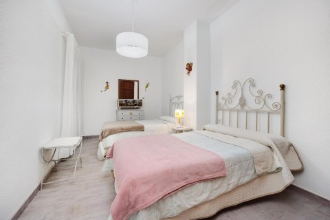 Apartment for sale Torrevieja, Alicante, Spain 4 bedrooms, 130 sq.m. No. 128615 - photo 10