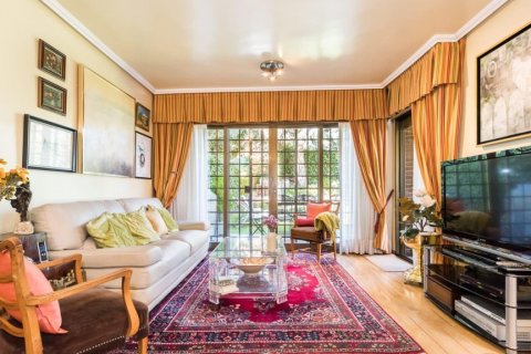 Kaupunkipientalo myytävänä Alcobendas, Madrid, Espanja, 6 makuuhuonetta, 270 m2 No. 124727 - kuva 12