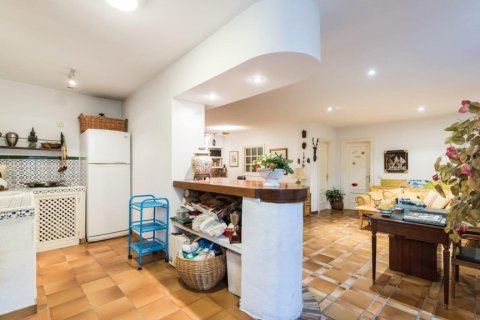 Kaupunkipientalo myytävänä Alcobendas, Madrid, Espanja, 6 makuuhuonetta, 270 m2 No. 124727 - kuva 14