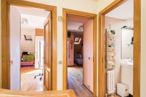Kaupunkipientalo myytävänä Alcobendas, Madrid, Espanja, 6 makuuhuonetta, 270 m2 No. 124727 - kuva 21