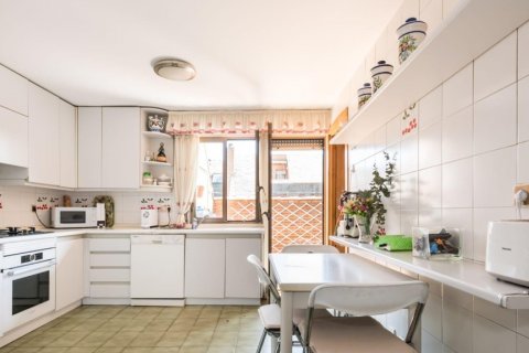 Kaupunkipientalo myytävänä Alcobendas, Madrid, Espanja, 6 makuuhuonetta, 270 m2 No. 124727 - kuva 18