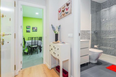 Продажа квартиры в Мадрид, Испания 3 спальни, 96м2 №124724 - фото 3