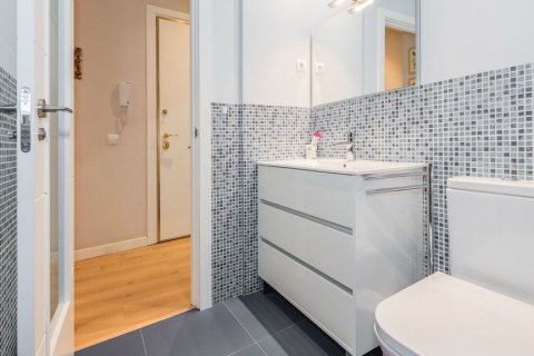 Продажа квартиры в Мадрид, Испания 3 спальни, 96м2 №124724 - фото 5