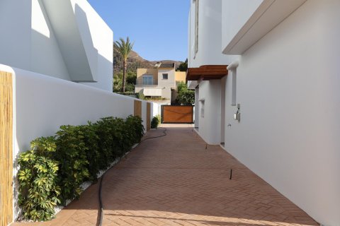 Villa till salu L'Alfàs del Pi, Alicante, Spanien 4 sovrum, 203 kvm. Nr. 131454 - foto 14