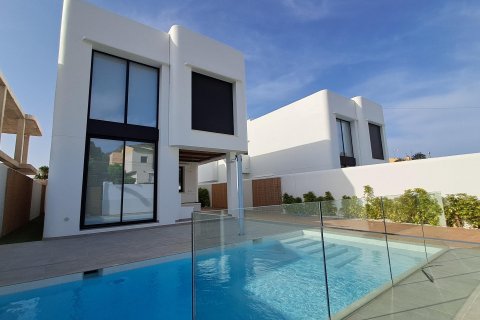 Villa till salu L'Alfàs del Pi, Alicante, Spanien 4 sovrum, 203 kvm. Nr. 131454 - foto 2