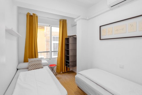 Продажа квартиры в Малага, Испания 3 спальни, 66м2 №121628 - фото 16