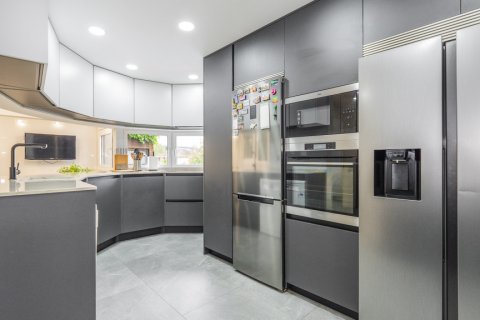 Продажа дуплекса в Мадрид, Испания 6 спален, 290м2 №121632 - фото 5