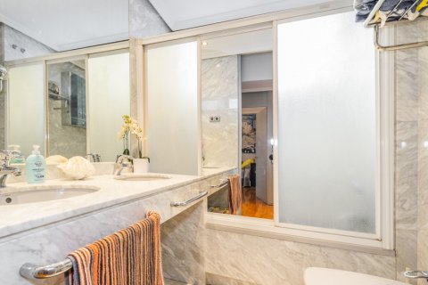 Продажа дуплекса в Мадрид, Испания 6 спален, 290м2 №121632 - фото 21