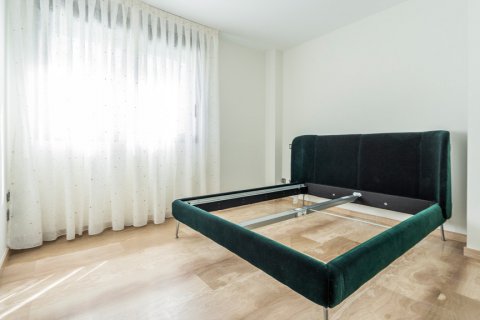 Apartment for sale Madrid, Spain 3 bedrooms, 116 sq.m. No. 124703 - photo 18