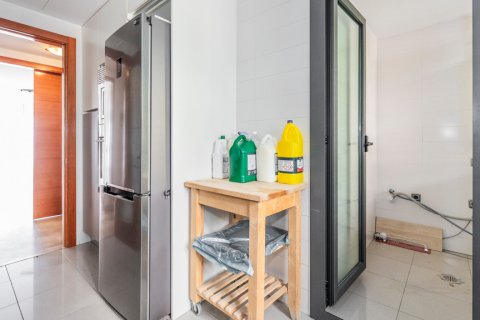 Apartment for sale Madrid, Spain 3 bedrooms, 116 sq.m. No. 124703 - photo 6