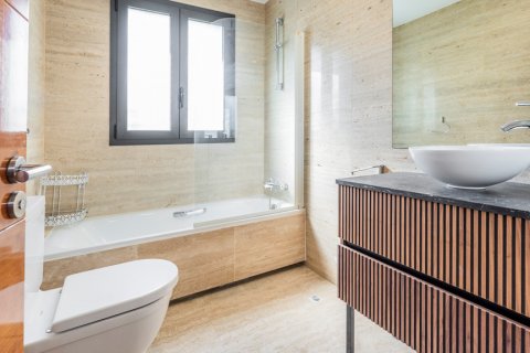 Apartment for sale Madrid, Spain 3 bedrooms, 116 sq.m. No. 124703 - photo 17