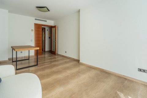 Apartment for sale Madrid, Spain 3 bedrooms, 116 sq.m. No. 124703 - photo 11