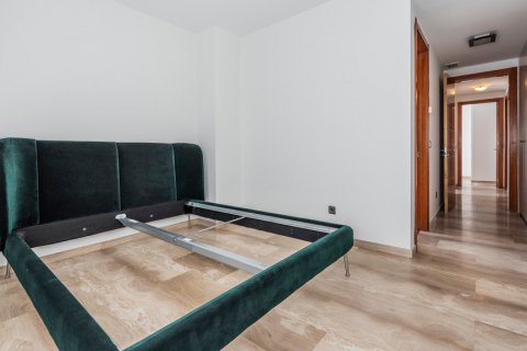 Apartment for sale Madrid, Spain 3 bedrooms, 116 sq.m. No. 124703 - photo 19