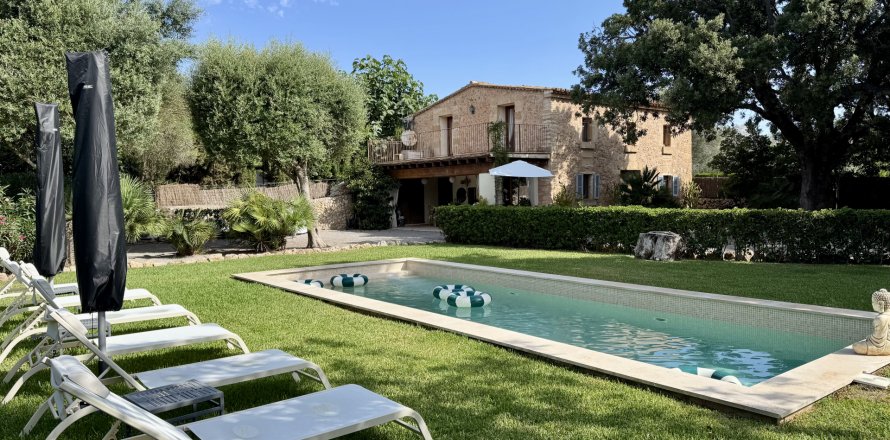 Finca Pollenca, Mallorca, Espanja 3 makuuhuonetta, 218 m2 No. 129596