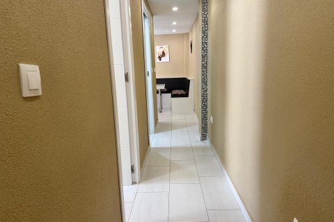Apartamento en venta Torrevieja, Alicante, España 3 dormitorios, 100 m2 No. 131915 - foto 2
