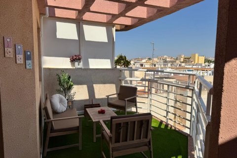 Takvåning till salu Torrevieja, Alicante, Spanien 120 kvm. Nr. 129549 - foto 30