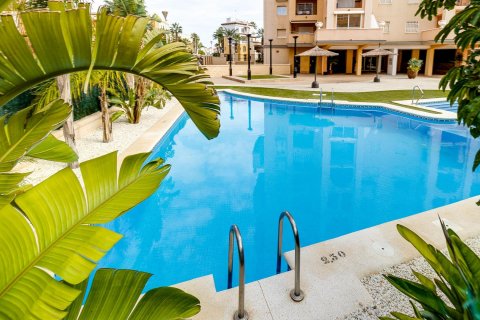 Lägenhet till salu Torrevieja, Alicante, Spanien 2 sovrum, 64 kvm. Nr. 125776 - foto 2
