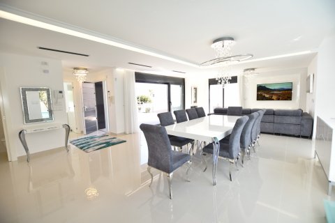 Villa for sale San Miguel de Salinas, Alicante, Spain 5 bedrooms, 298 sq.m. No. 124983 - photo 29