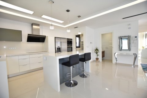 Villa for sale San Miguel de Salinas, Alicante, Spain 5 bedrooms, 298 sq.m. No. 124983 - photo 11