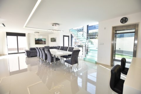 Villa for sale San Miguel de Salinas, Alicante, Spain 5 bedrooms, 298 sq.m. No. 124983 - photo 5