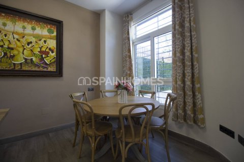Продажа виллы в Бенальмадена, Малага, Испания 6 спален, 180м2 №122483 - фото 15