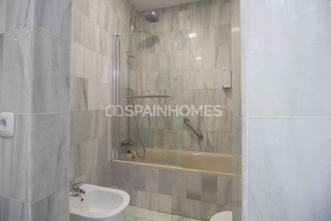 Продажа виллы в Бенальмадена, Малага, Испания 6 спален, 180м2 №122483 - фото 26