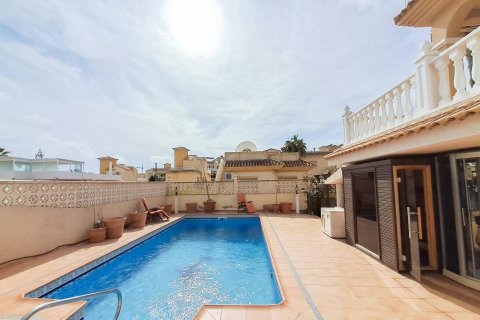 Villa for sale Alicante, Spain 5 bedrooms, 170 sq.m. No. 128647 - photo 1