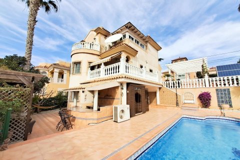 Villa for sale Alicante, Spain 5 bedrooms, 170 sq.m. No. 128647 - photo 4