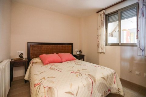 Apartment for sale Torrevieja, Alicante, Spain 4 bedrooms, 175 sq.m. No. 131945 - photo 18
