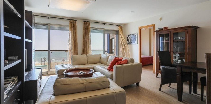 Apartment Torrevieja, Alicante, Spain 4 bedrooms, 175 sq.m. No. 131945