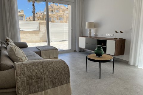 Apartment à vendre Torrevieja, Alicante, Espagne, 3 chambres, 110 m2 No. 131946 - photo 2
