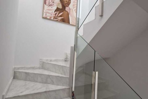 Townhouse for sale in Guardamar del Segura, Alicante, Spain 3 bedrooms,  No. 131946 - photo 10