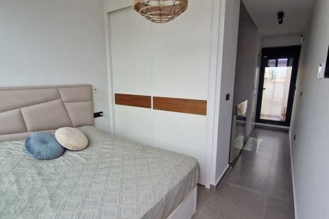 Townhouse for sale in Guardamar del Segura, Alicante, Spain 3 bedrooms,  No. 131946 - photo 11