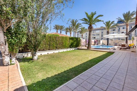 Huvila myytävänä Rocio Del Mar, Alicante, Espanja, 4 makuuhuonetta, 141 m2 No. 128857 - kuva 25