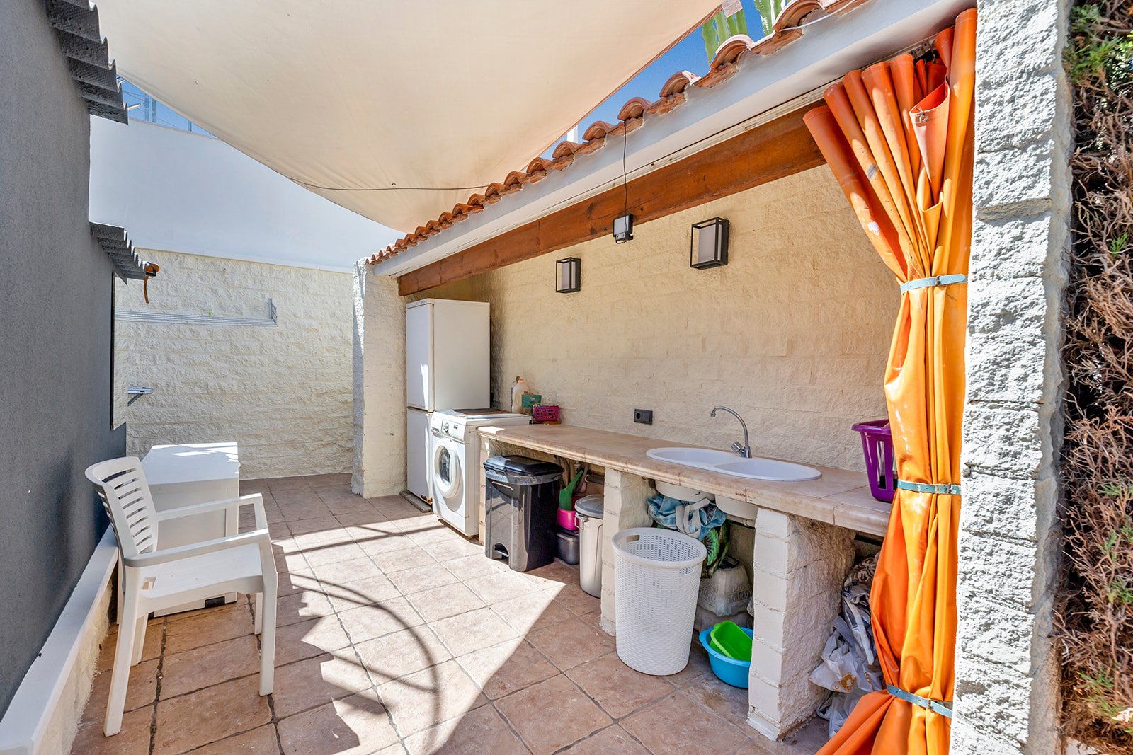 Villa a Rocio Del Mar, Alicante, Spagna 4 camere da letto, 141 mq. N° 128857