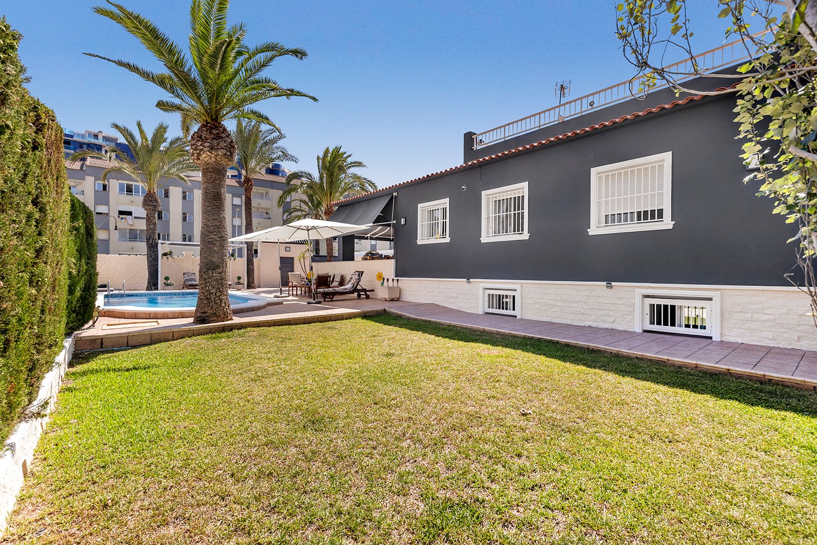 Villa a Rocio Del Mar, Alicante, Spagna 4 camere da letto, 141 mq. N° 128857