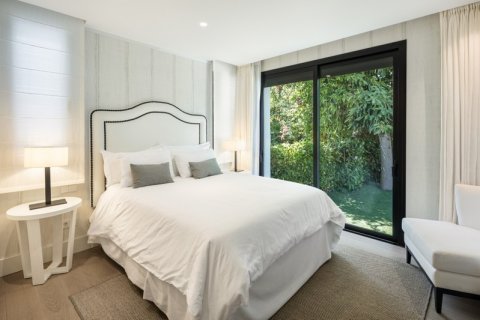 Dom Nueva Andalucia, Malaga, Hiszpania 5 sypialni, 490 mkw. nr 127510 – zdjęcie 24