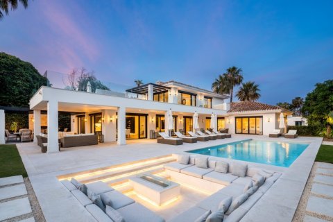 Dom Nueva Andalucia, Malaga, Hiszpania 5 sypialni, 490 mkw. nr 127510 – zdjęcie 1