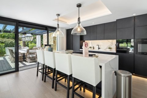 Dom Nueva Andalucia, Malaga, Hiszpania 5 sypialni, 490 mkw. nr 127510 – zdjęcie 15