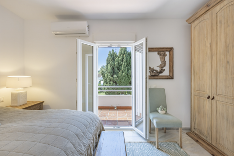 Townhouse for sale Cabopino, Malaga, Spain 2 bedrooms, 115 sq.m. No. 127514 - photo 15