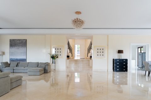 House for sale Marbella, Malaga, Spain 8 bedrooms, 2200 sq.m. No. 127511 - photo 13