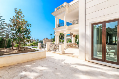 House for sale Marbella, Malaga, Spain 8 bedrooms, 2200 sq.m. No. 127511 - photo 8