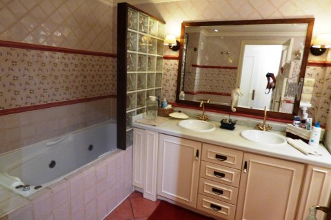 Appartamento in vendita Alicante, Spagna 3 camere da letto, 122 mq. N° 129672 - foto 24