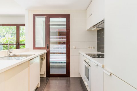Apartment for sale Las Rozas de Madrid, Madrid, Spain 3 bedrooms, 198 sq.m. No. 122146 - photo 8